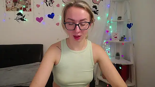 Snapshot of VasilisaSii chatting on 01/17/25, 09:17 VasilisaSii online show from 01/17/25, 09:17