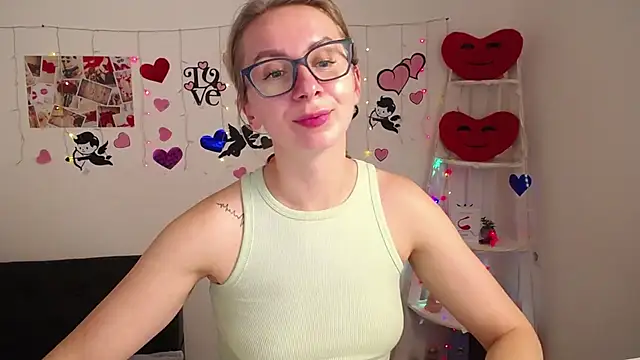 Snapshot of VasilisaSii chatting on 02/03/25, 12:36 VasilisaSii online show from 02/03/25, 12:36