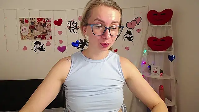 Snapshot of VasilisaSii chatting on 02/14/25, 01:08 VasilisaSii online show from 02/14/25, 01:08