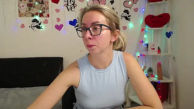 Snapshot of VasilisaSii chatting on 02/14/25, 04:09 VasilisaSii online show from 02/14/25, 04:09