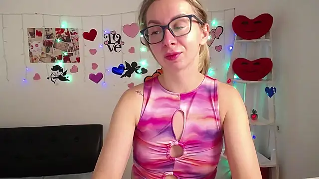 Snapshot of VasilisaSii chatting on 02/15/25, 09:49 VasilisaSii online show from 02/15/25, 09:49