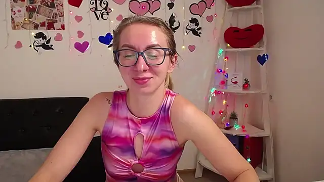Snapshot of VasilisaSii chatting on 02/15/25, 12:54 VasilisaSii online show from 02/15/25, 12:54