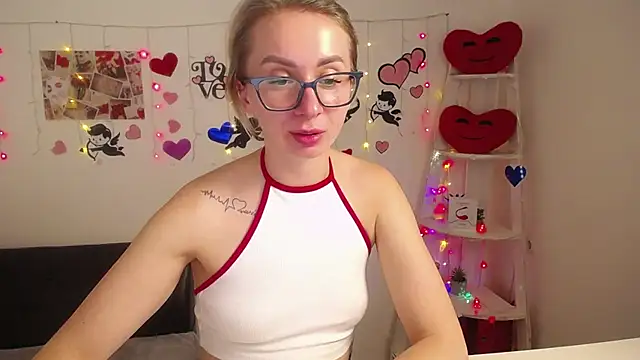 Snapshot of VasilisaSii chatting on 02/19/25, 04:00 VasilisaSii online show from 02/19/25, 04:00