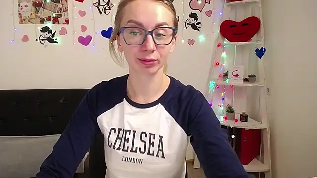 Snapshot of VasilisaSii chatting on 03/01/25, 09:18 VasilisaSii online show from 03/01/25, 09:18