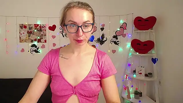 Snapshot of VasilisaSii chatting on 03/12/25, 12:26 VasilisaSii online show from 03/12/25, 12:26