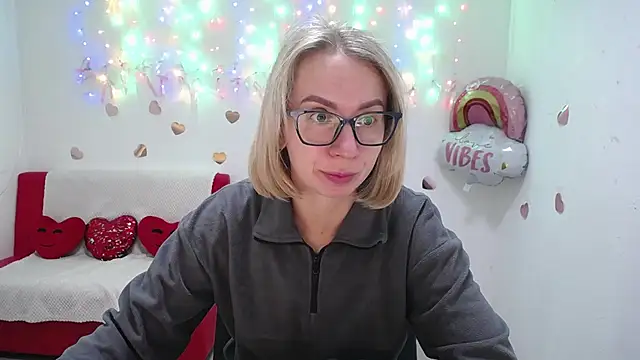 Snapshot of VasilisaSii chatting on 09/27/25, 05:01 VasilisaSii online show from 09/27/25, 05:01