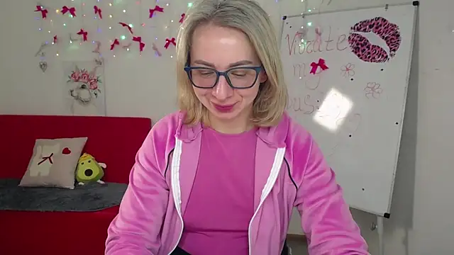 Snapshot of VasilisaSii chatting on 05/03/26, 11:05 VasilisaSii online show from 05/03/26, 11:05