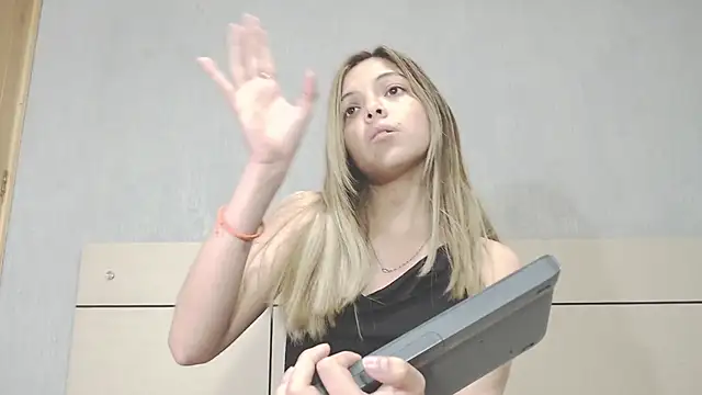 andreau18 online show from 12/14/24, 09:02