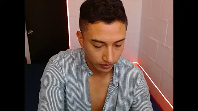 Snapshot of Davixx258 chatting on 02/03/25, 07:10 Davixx258 online show from 02/03/25, 07:10