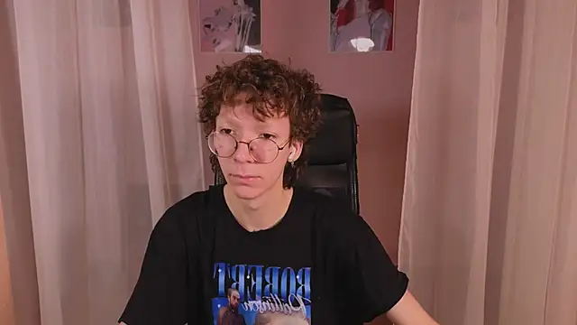 Snapshot of TommieH chatting on 02/09/25, 05:40 TommieH online show from 02/09/25, 05:40