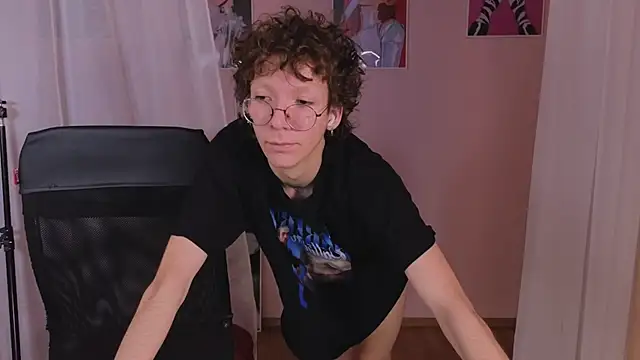 Snapshot of TommieH chatting on 02/09/25, 11:58 TommieH online show from 02/09/25, 11:58