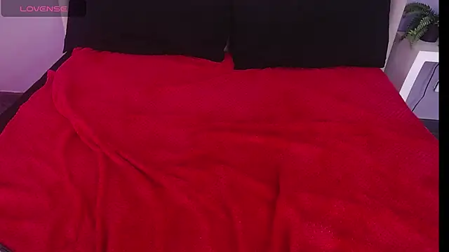 Snapshot of Angie99_gh chatting on 02/04/25, 10:21 Angie99 gh online show from 02/04/25, 10:21