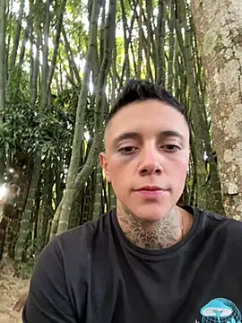 Snapshot of _PhillipBrown chatting on 12/12/24, 09:26 PhillipBrown online show from 12/12/24, 09:26