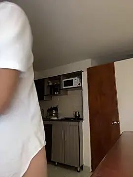 Snapshot of _PhillipBrown chatting on 02/06/25, 08:18 PhillipBrown online show from 02/06/25, 08:18