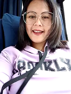 lara moon25 online show from 12/24/24, 03:26