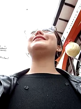 lara moon25 online show from 01/03/25, 07:29