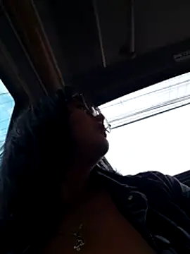 lara moon25 online show from 11/25/25, 07:25