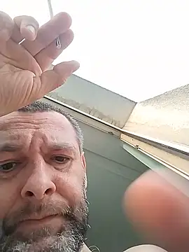 Snapshot of Andrzej-M chatting on 05/31/26, 06:09 Andrzej-M online show from 05/31/26, 06:09