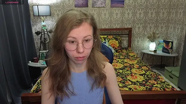 Lill Mary online show from 02/04/26, 01:33