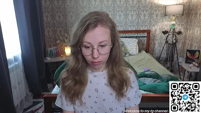 Snapshot of Lill_Mary chatting on 04/28/26, 02:27 Lill Mary online show from 04/28/26, 02:27