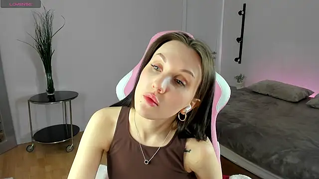 Snapshot of Wendy_mm chatting on 03/20/25, 06:53 Wendy mm online show from 03/20/25, 06:53