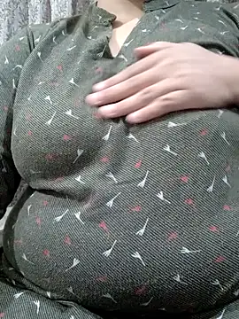 Snapshot of Bbw_Juice_Wife chatting on 12/13/24, 11:02 Bbw Juice Wife online show from 12/13/24, 11:02