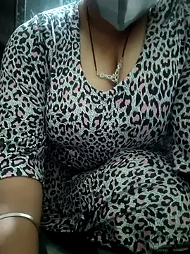 Snapshot of Bbw_Juice_Wife chatting on 02/11/25, 11:10 Bbw Juice Wife online show from 02/11/25, 11:10