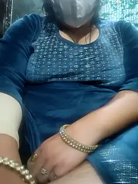 Snapshot of Bbw_Juice_Wife chatting on 02/15/25, 11:17 Bbw Juice Wife online show from 02/15/25, 11:17