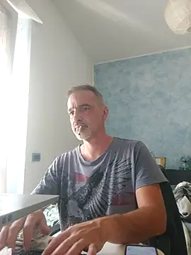 Snapshot of Marcolino183 chatting on 07/06/26, 03:03 Marcolino183 online show from 07/06/26, 03:03