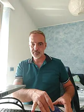 Snapshot of Marcolino183 chatting on 07/20/26, 09:34 Marcolino183 online show from 07/20/26, 09:34