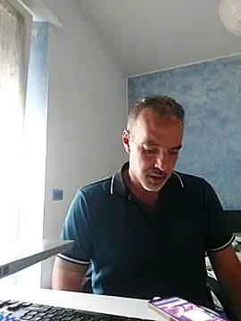 Snapshot of Marcolino183 chatting on 07/26/26, 05:04 Marcolino183 online show from 07/26/26, 05:04