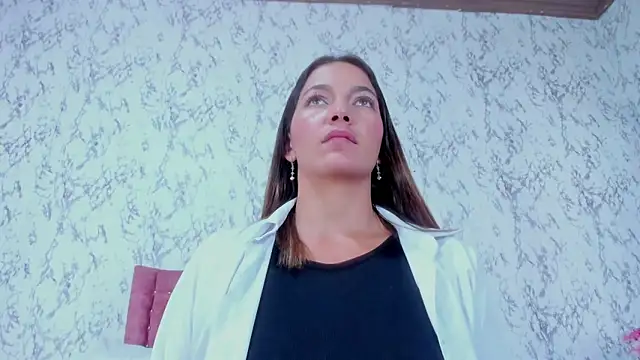 Mia Malkovaa  online show from 02/05/26, 04:44