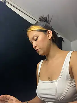 baby lizy online show from 03/22/25, 11:31