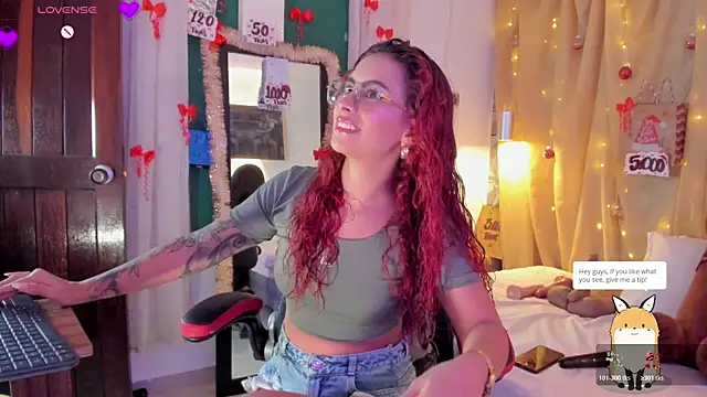 Sophiee Hill online show from 12/21/25, 01:57