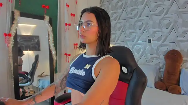 Sophiee Hill online show from 04/30/26, 04:08