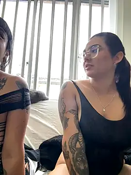 camianddanna online show from 12/02/25, 02:23