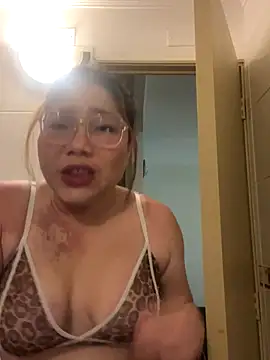 WhiteWomen online show from 11/16/25, 11:21