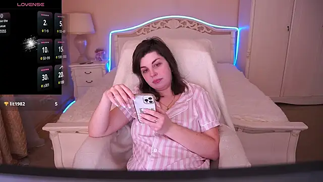 MirandaWong online show from 01/18/25, 11:11