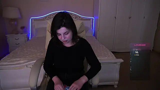 MirandaWong online show from 03/21/25, 07:02