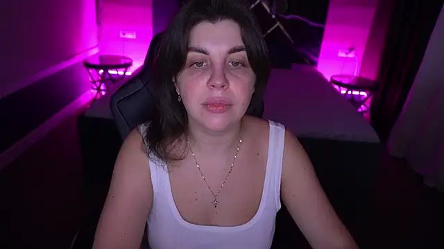 MirandaWong online show from 11/10/25, 05:39