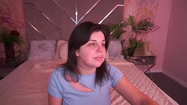 MirandaWong online show from 02/03/26, 05:49