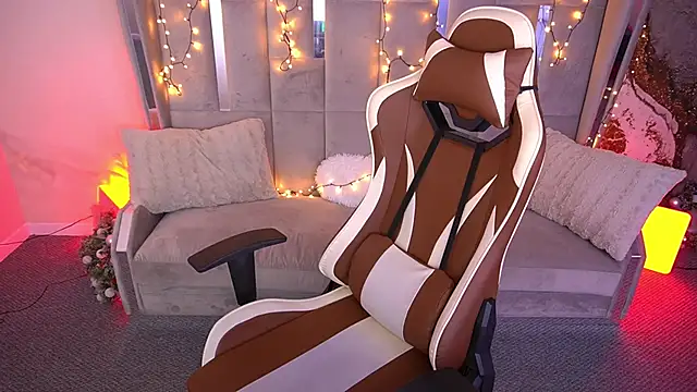 MirandaWong online show from 02/11/26, 06:51