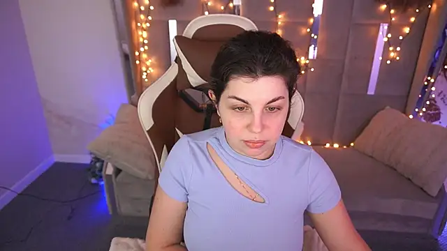 MirandaWong online show from 02/15/26, 06:54