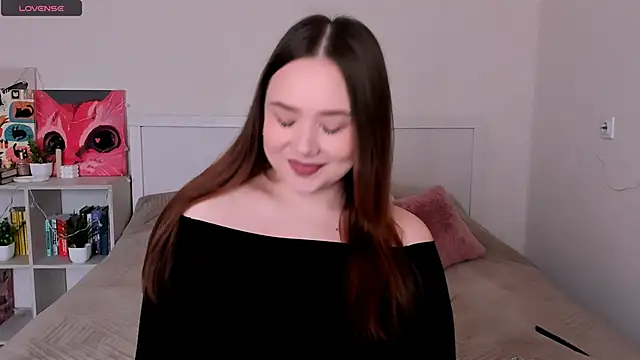 Snapshot of LittleKiitten chatting on 03/08/26, 01:37 LittleKiitten online show from 03/08/26, 01:37