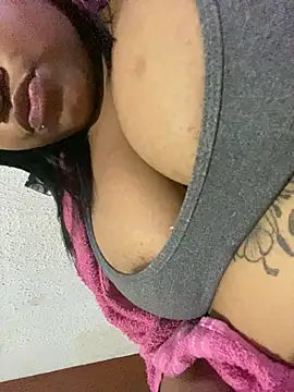 vic pretynhaa online show from 03/12/25, 01:51