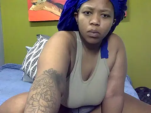 GoldenPussyXOXO online show from 12/03/25, 11:58