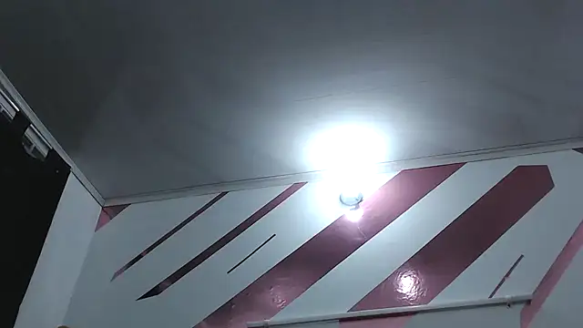 Kitten Hot  online show from 11/25/25, 03:39