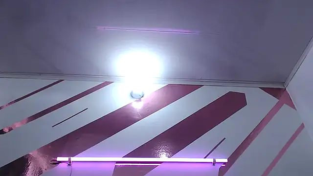 Kitten Hot  online show from 12/02/25, 06:25