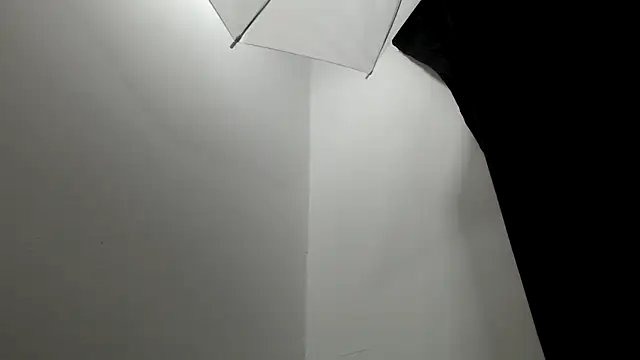 Kitten Hot  online show from 12/20/25, 08:21