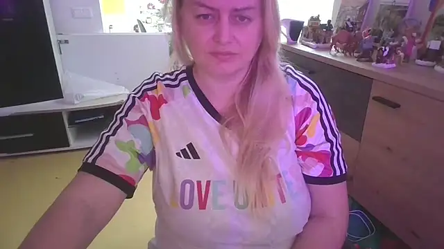 Meliss Official9 online show from 12/03/25, 09:40